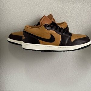 Jordan Brown and Black Sneakers Low-Top Leather
